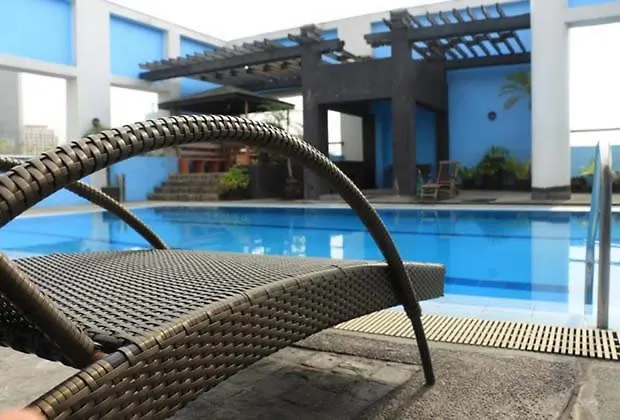 Lovely Theater Cove Next To Greenbelt Manila