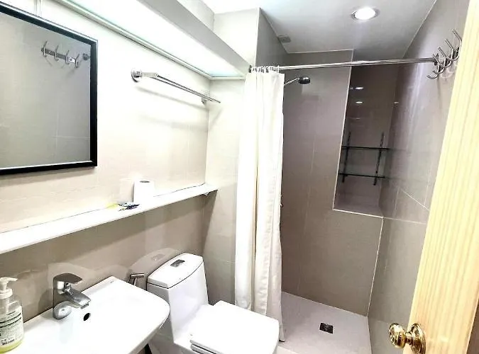Apartment Lovely Theater Cove Next To Greenbelt Manila